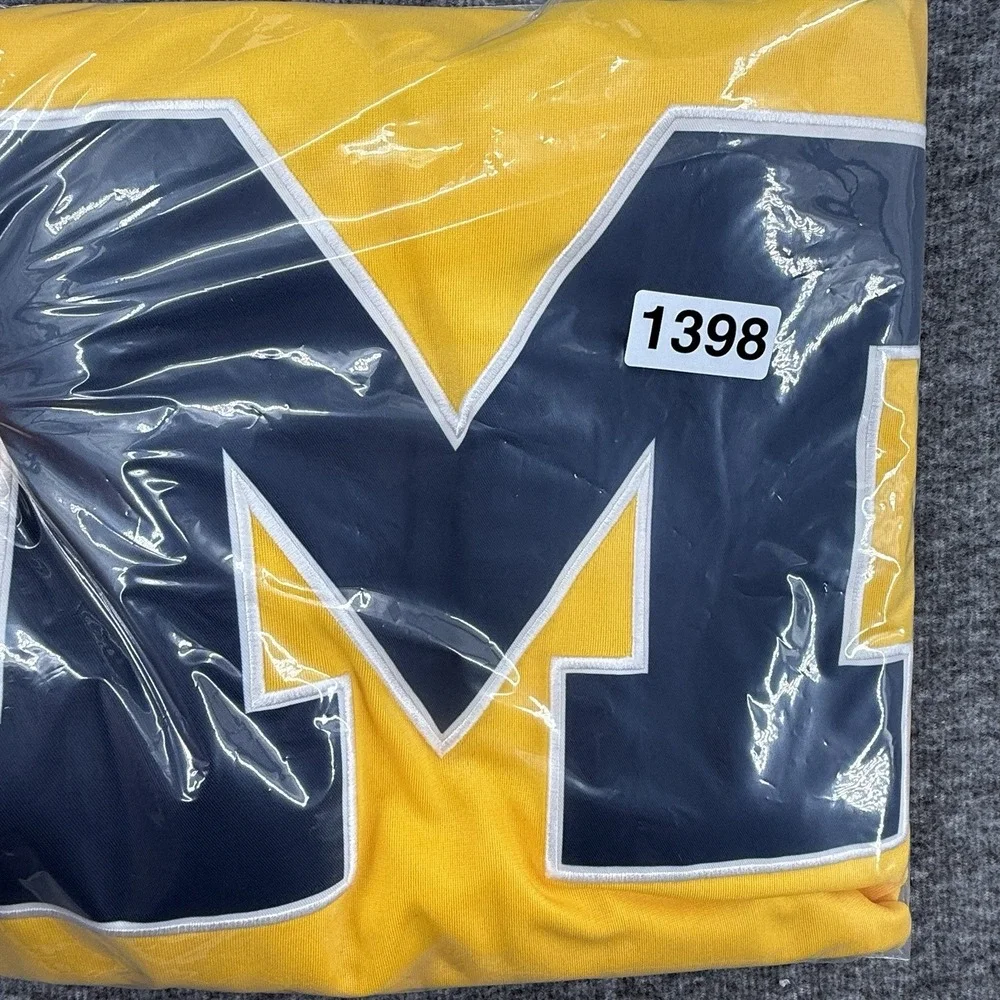 Nike Team Michigan Wolverines Authentic Hockey Jersey Mens Size L Yellow B1G